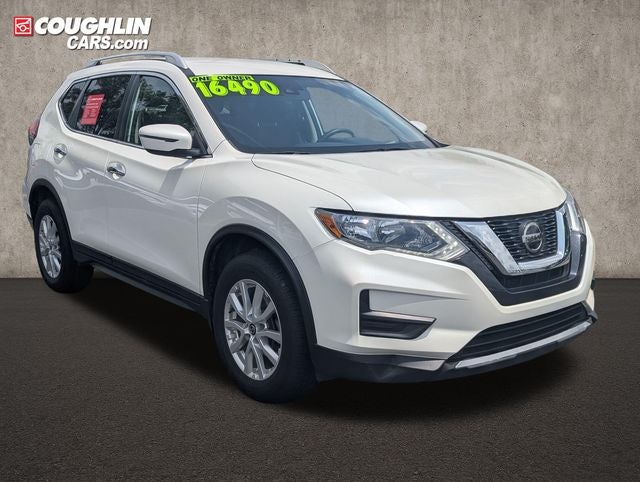 2020 Nissan Rogue SV in Pearl White Tricoat — front three-quarter view