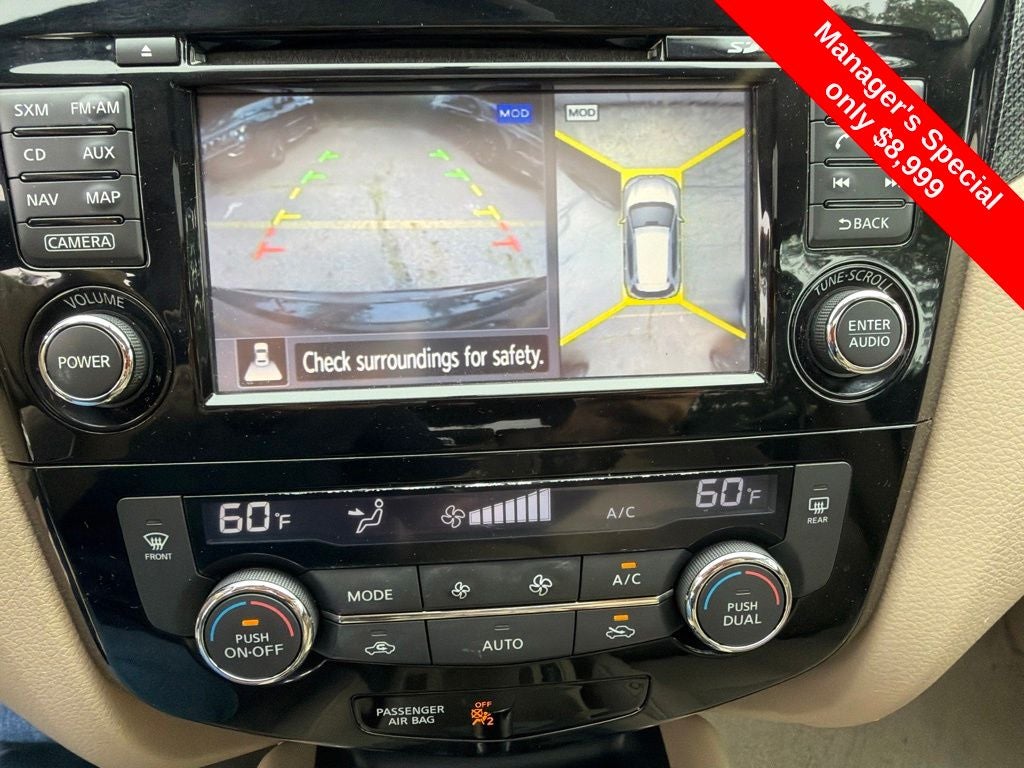 2015 Nissan Rogue — detail view