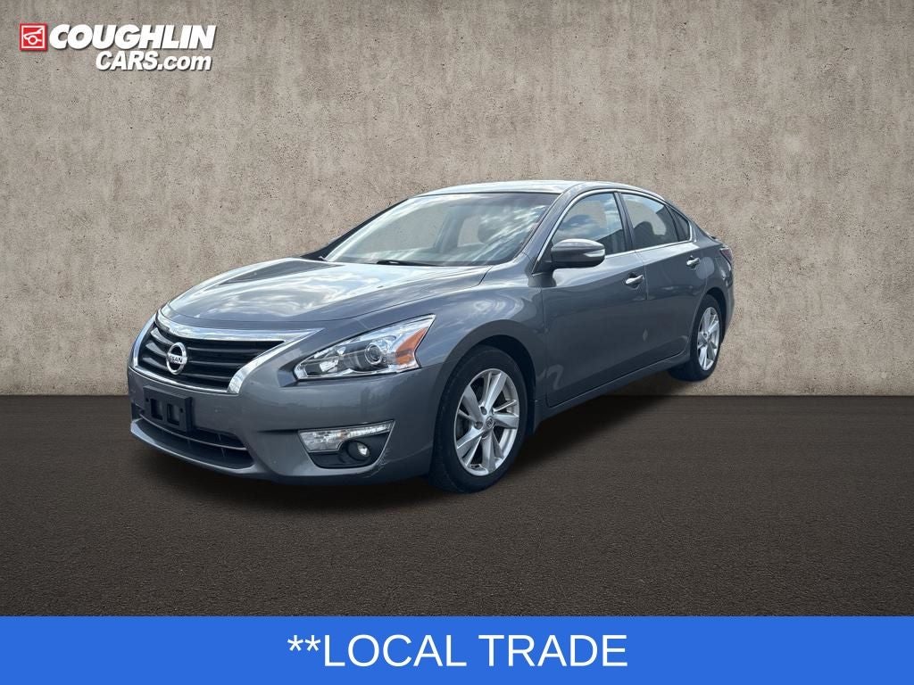 2015 Nissan Altima — rear three-quarter view