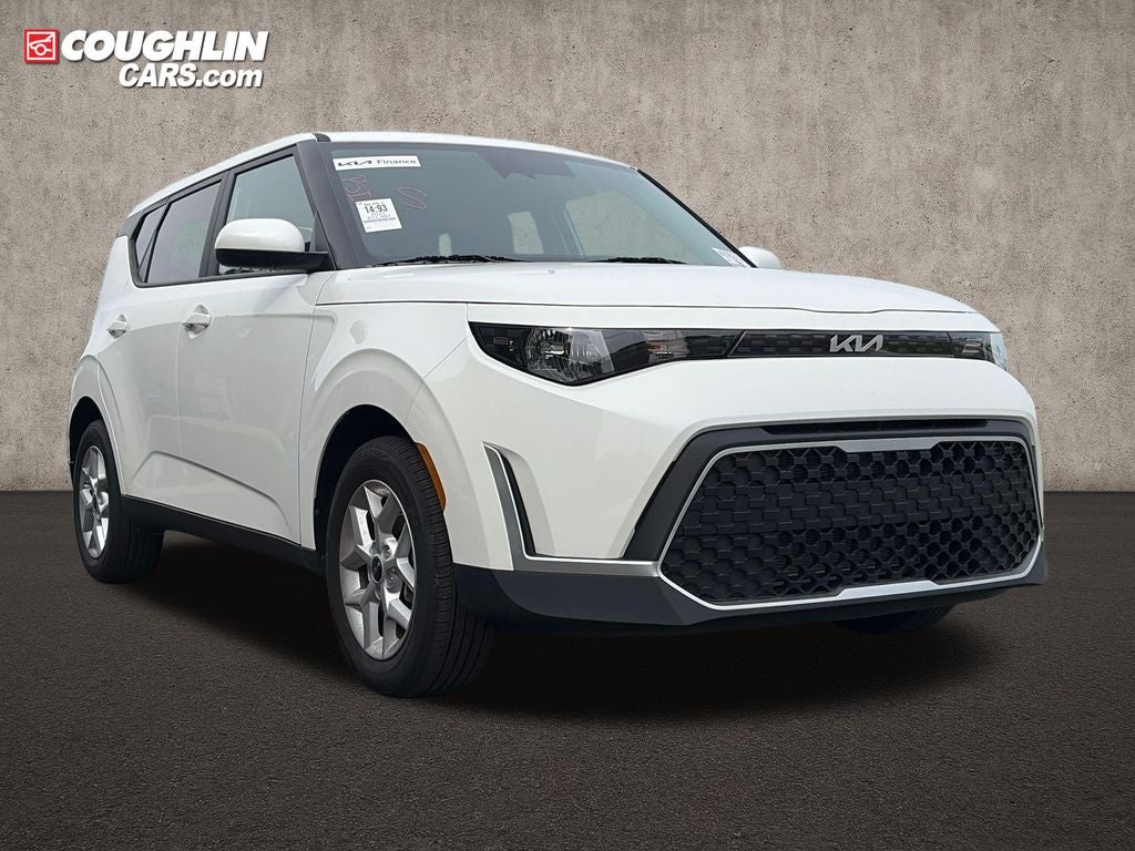2025 Kia Soul LX in Snow White Pearl — front three-quarter view