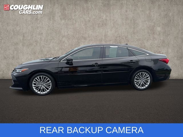 2019 Toyota Avalon — detail view