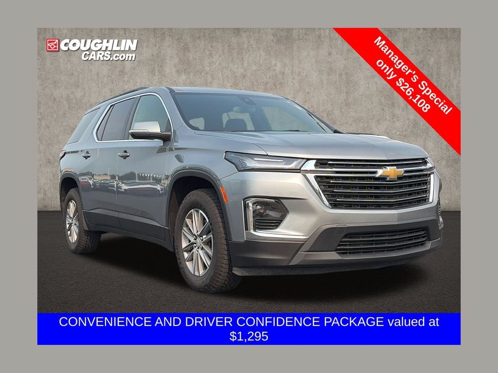 2023 Chevrolet Traverse LT Cloth in Sterling Gray Metallic — front three-quarter view