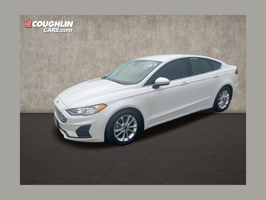 2020 Ford Fusion SE in Other — front three-quarter view